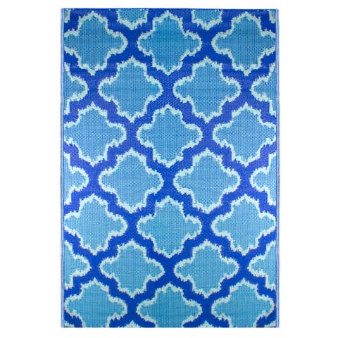 4' x 6' Blue Quatrefoil Rectangular Outdoor Area Rug