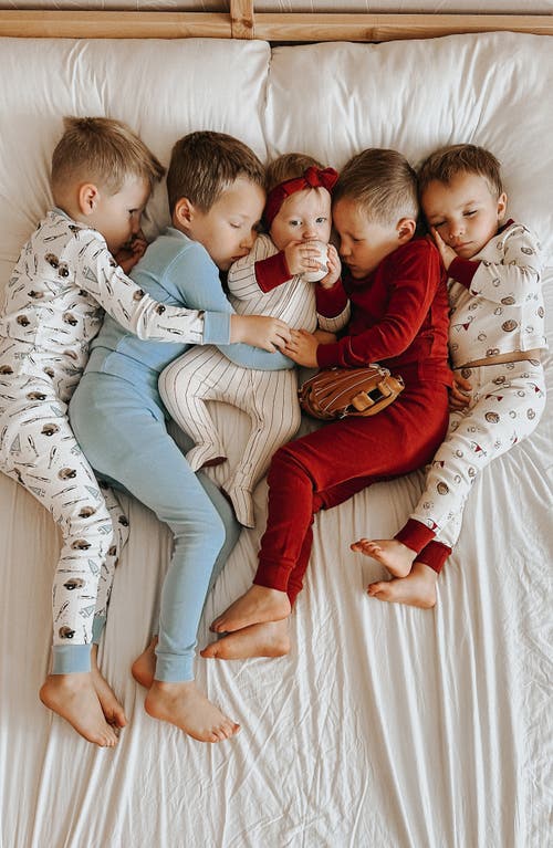 Shop L'ovedbaby Print Fitted Organic Cotton Two-piece Pajamas In Game Day