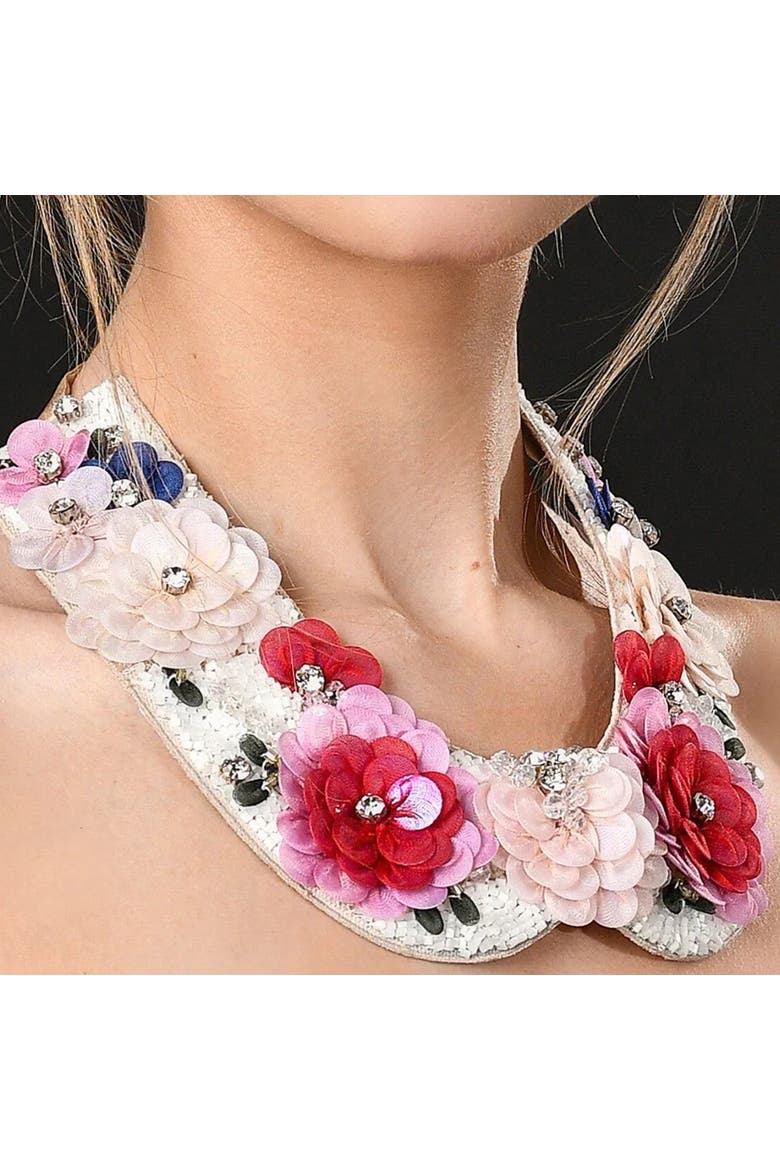 Floral Collar, Alternate, color, Grenadine