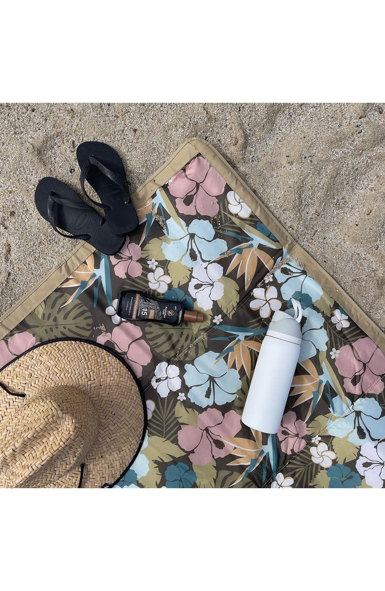 little unicorn 5 x 10 Outdoor Blanket, Alternate, color, Hibiscus