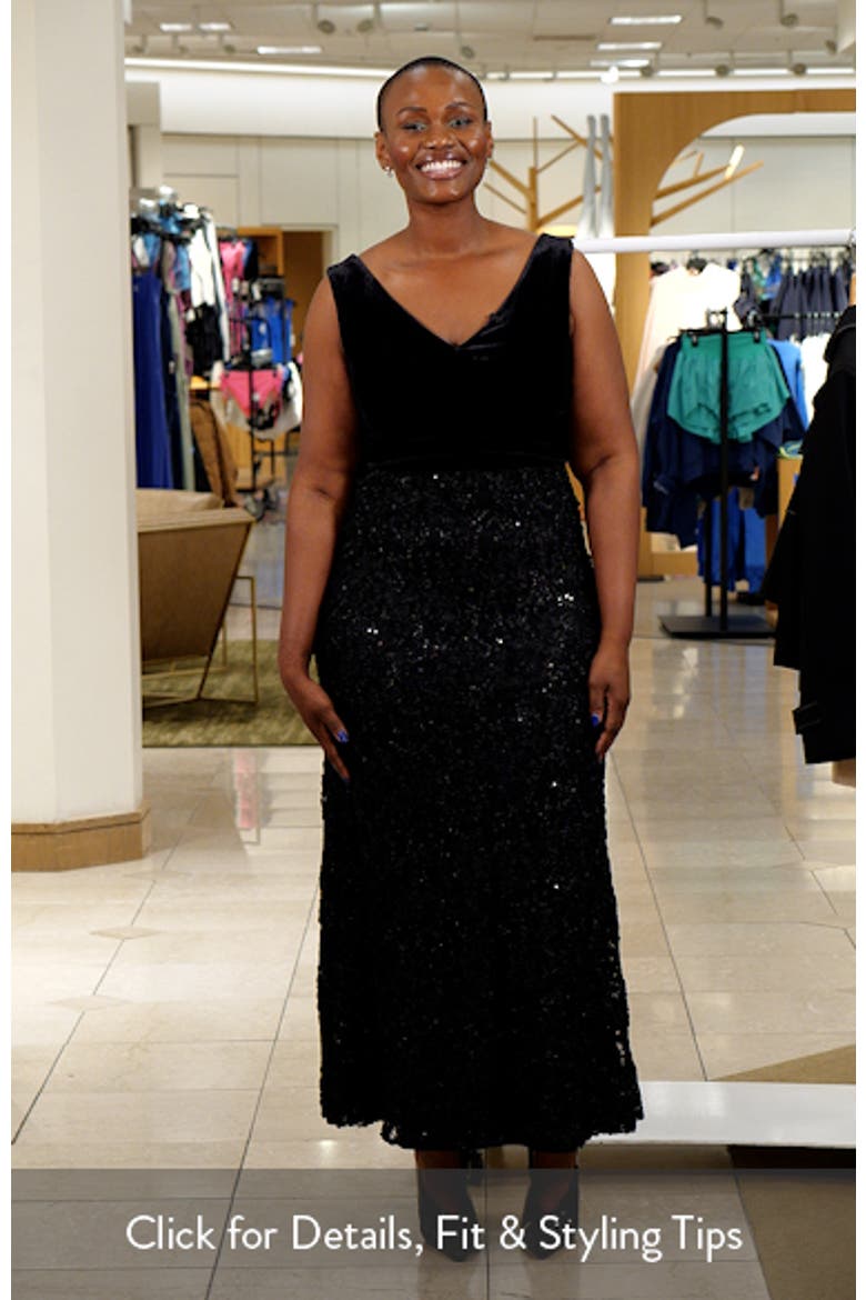 Embellished Sleeveless Mermaid Gown video