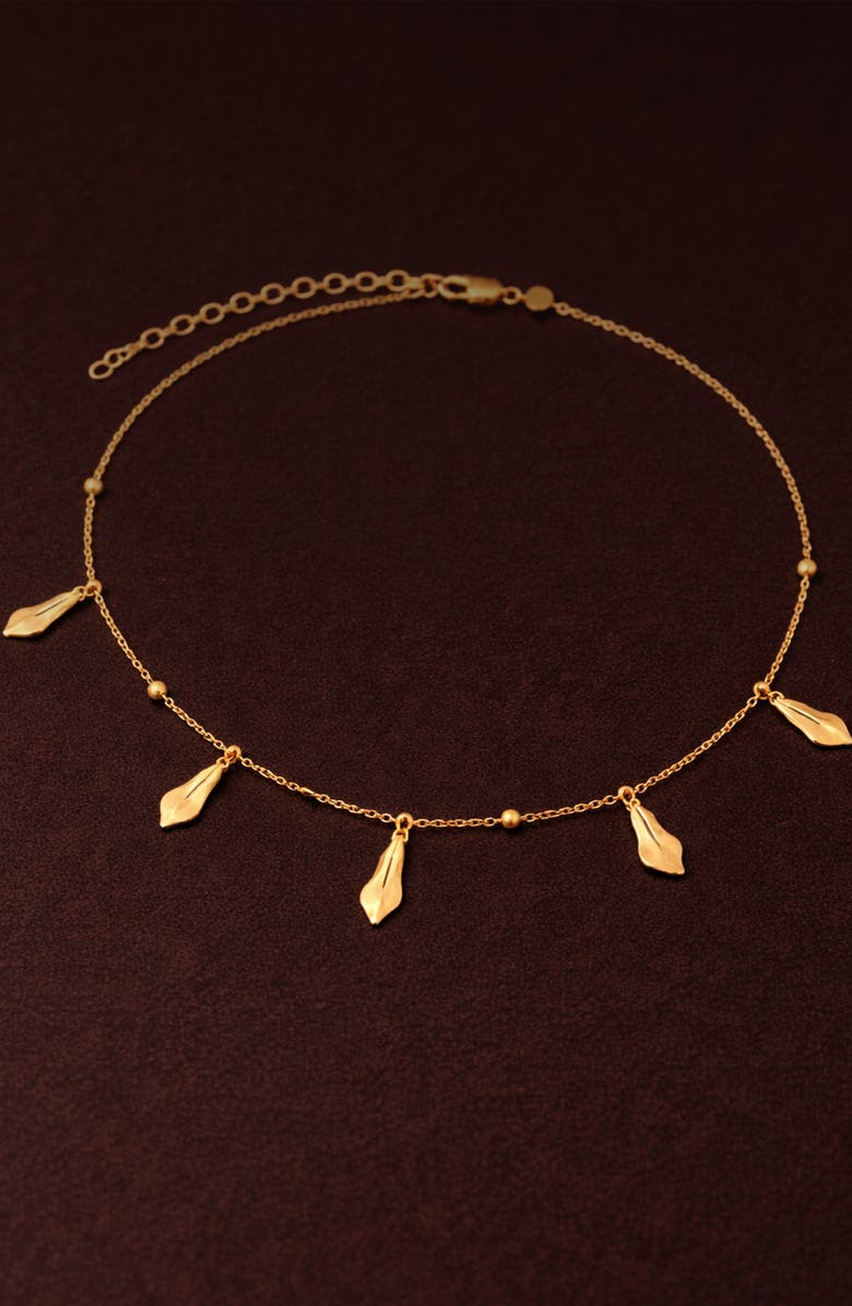 YOJ Mino Charm Choker Necklace in Gold, Alternate, color, Gold