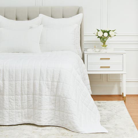 Odine Dove Queen Bed Quilt