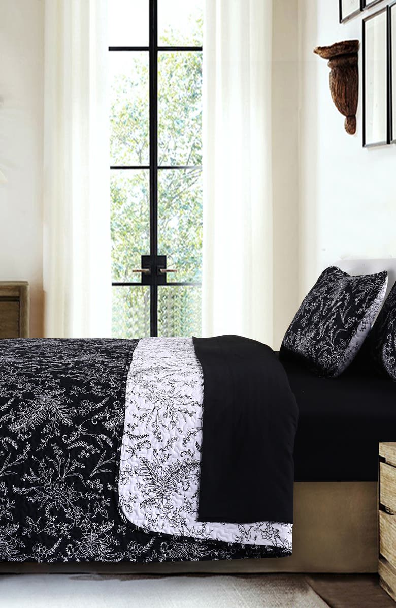SOUTHSHORE FINE LINENS Winter Brush Reversible Quilt Set, Alternate, color, Black