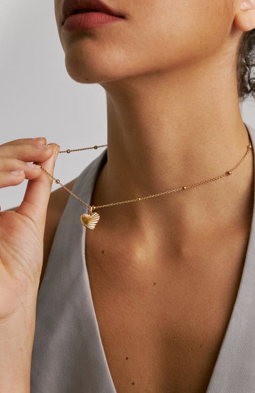 Rc Retro Chic Shell Love Necklace In Gold