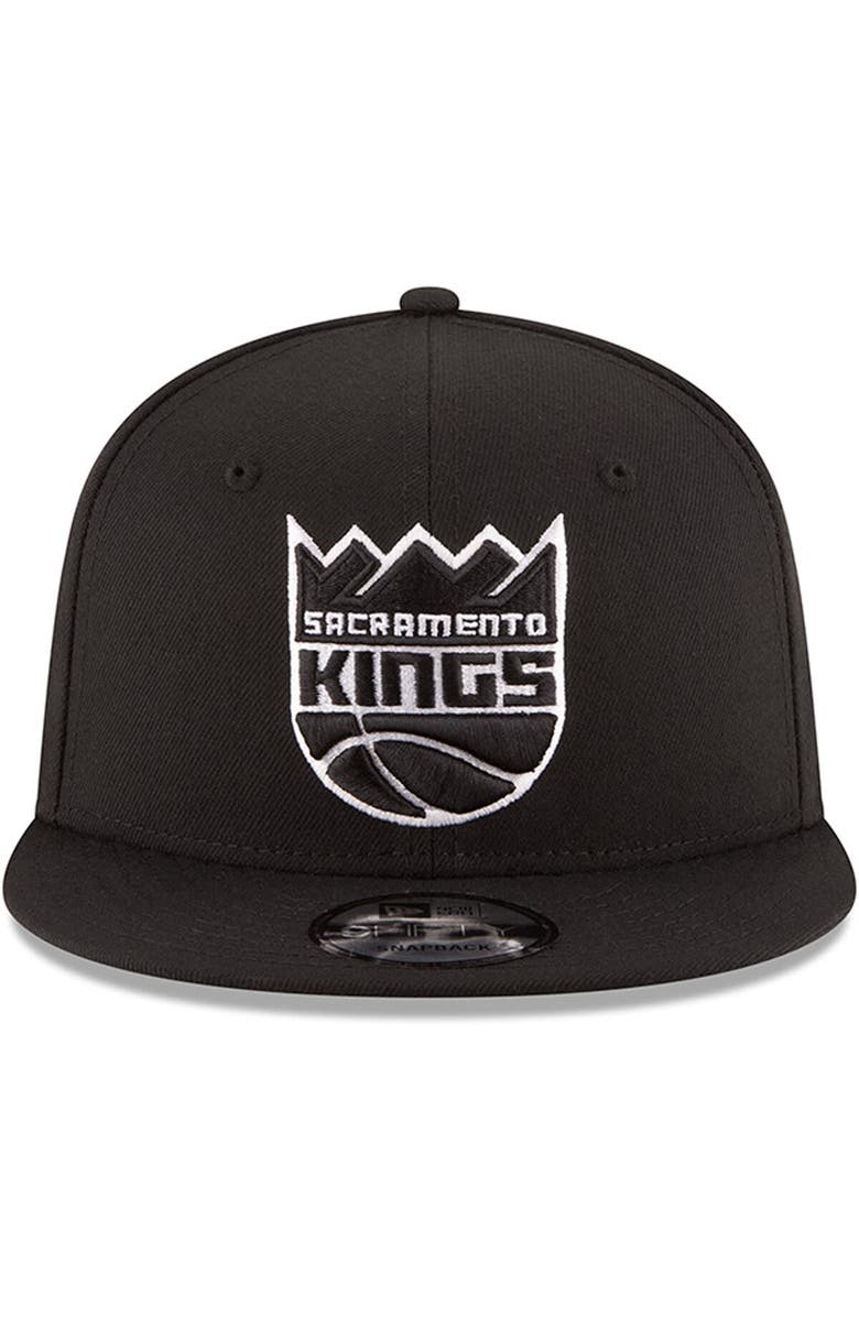 New Era Men's New Era Black Sacramento Kings Black & White Logo 9FIFTY Adjustable Snapback Hat, Alternate, color,