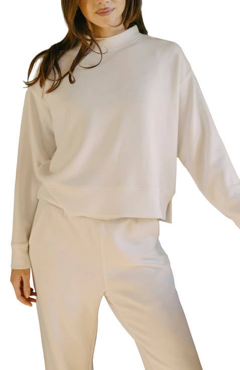 The Clubhouse Travel Pullover