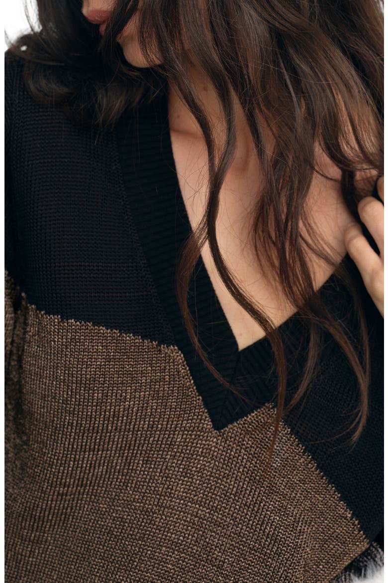 Harley Metallic Colorblock V Neck Sweater, Alternate, color, BLACK/ WHITE/ MET