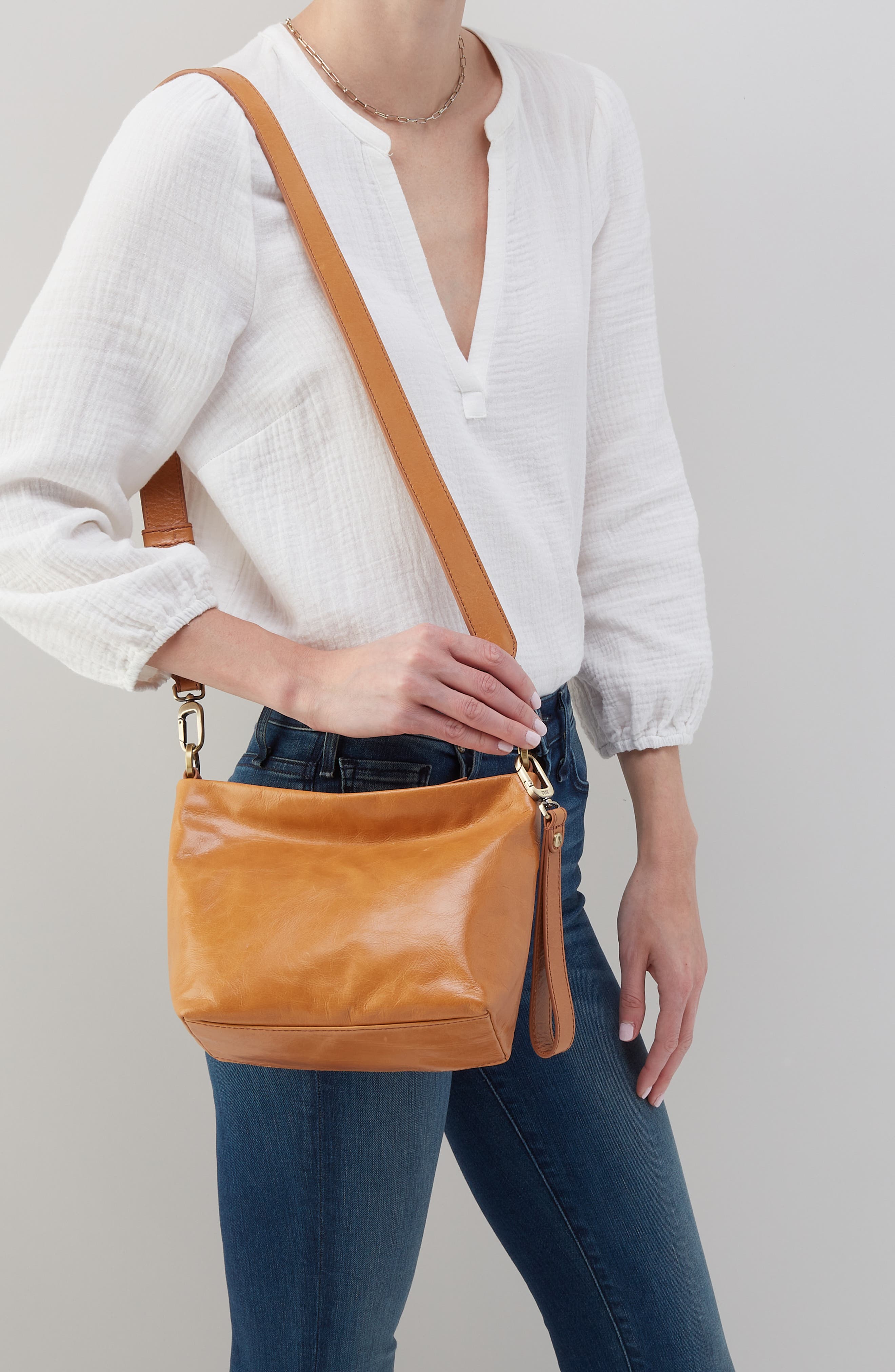 HOBO Ashe Leather Crossbody Bag, Alternate, color, Natural