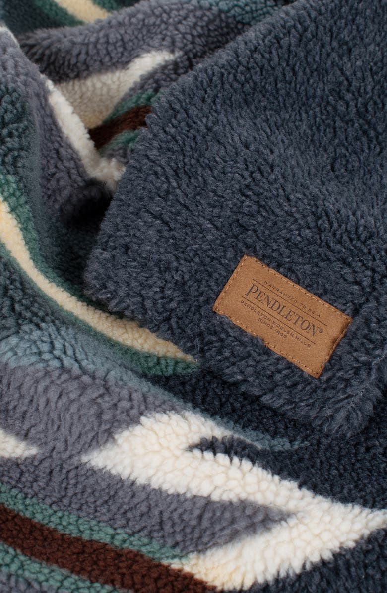 Pendleton High Pile Fleece Crate Blanket, Alternate, color, Wyeth Trail Oxford