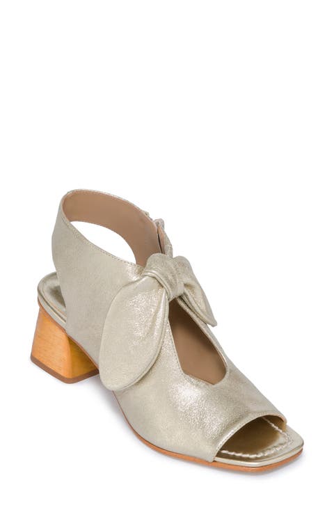 Bernardo Lizzie Sandal