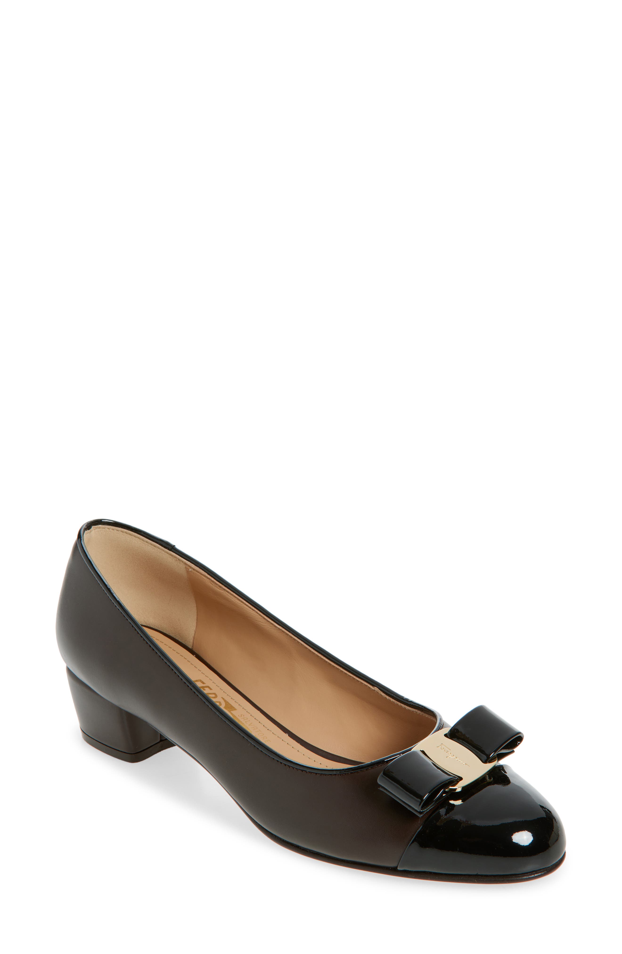 FERRAGAMO Vara Bow Cap Toe Pump, Main, color, 