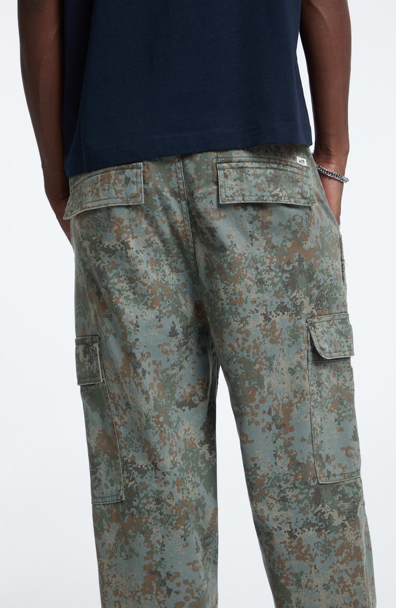 GUESS ORIGINALS Camo Relaxed Fit Cotton Twill Cargo Pants, Alternate, color, Grey
