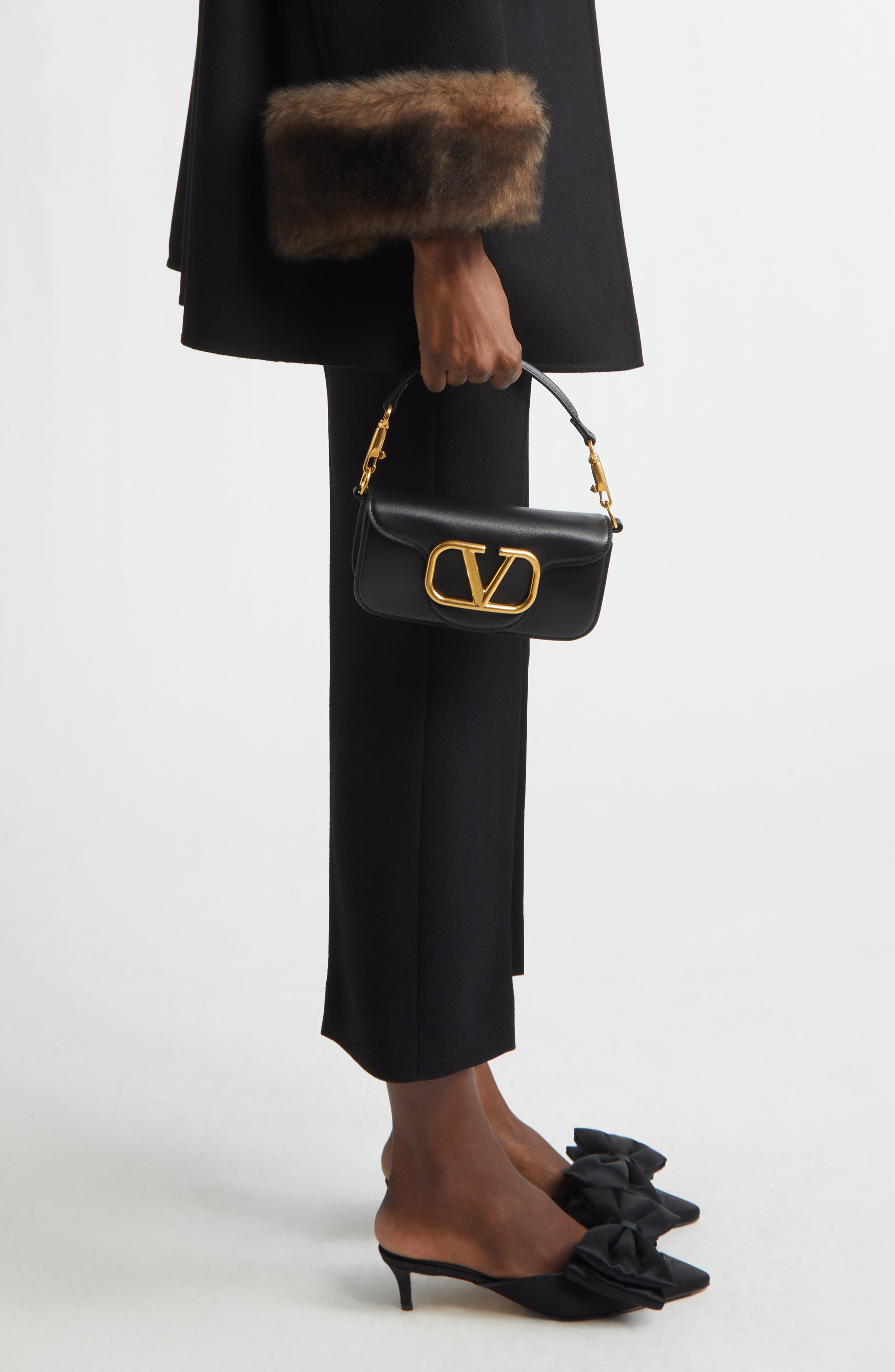 Valentino Garavani Small Locò Shoulder Bag, Alternate, color, Nero