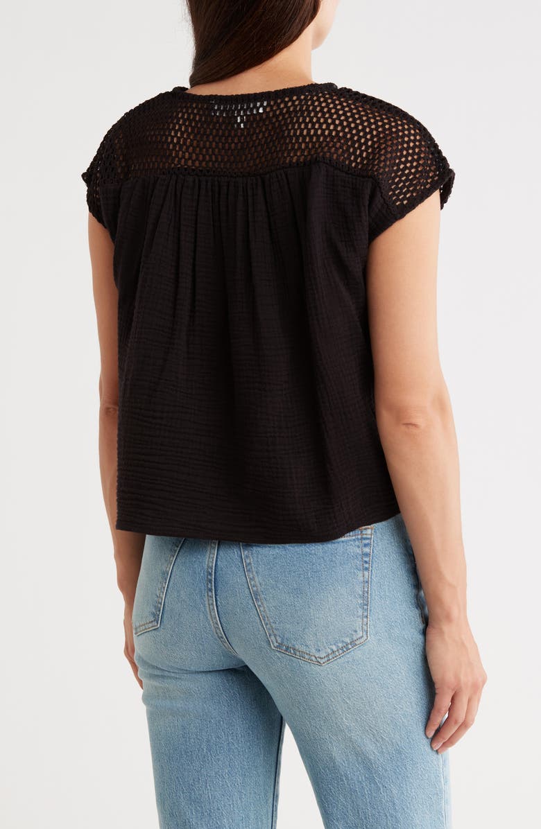 CHELSEA AND THEODORE Open Stitch Short Sleeve Top, Alternate, color, Black