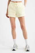 Nike Sportswear Phoenix Fleece Mid-Rise 4-Inch Shorts