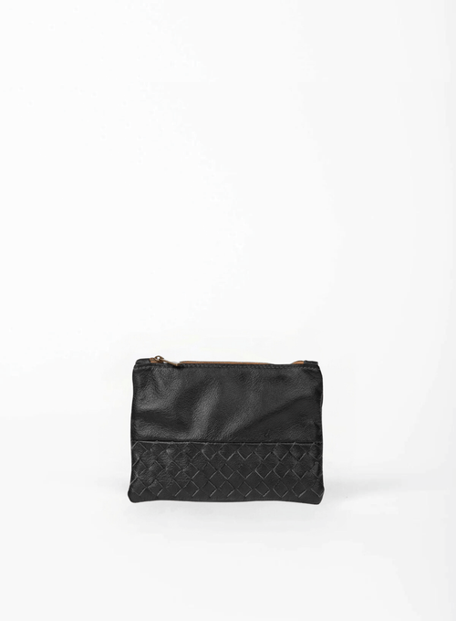 Deux Mains Woven Pouch In Black