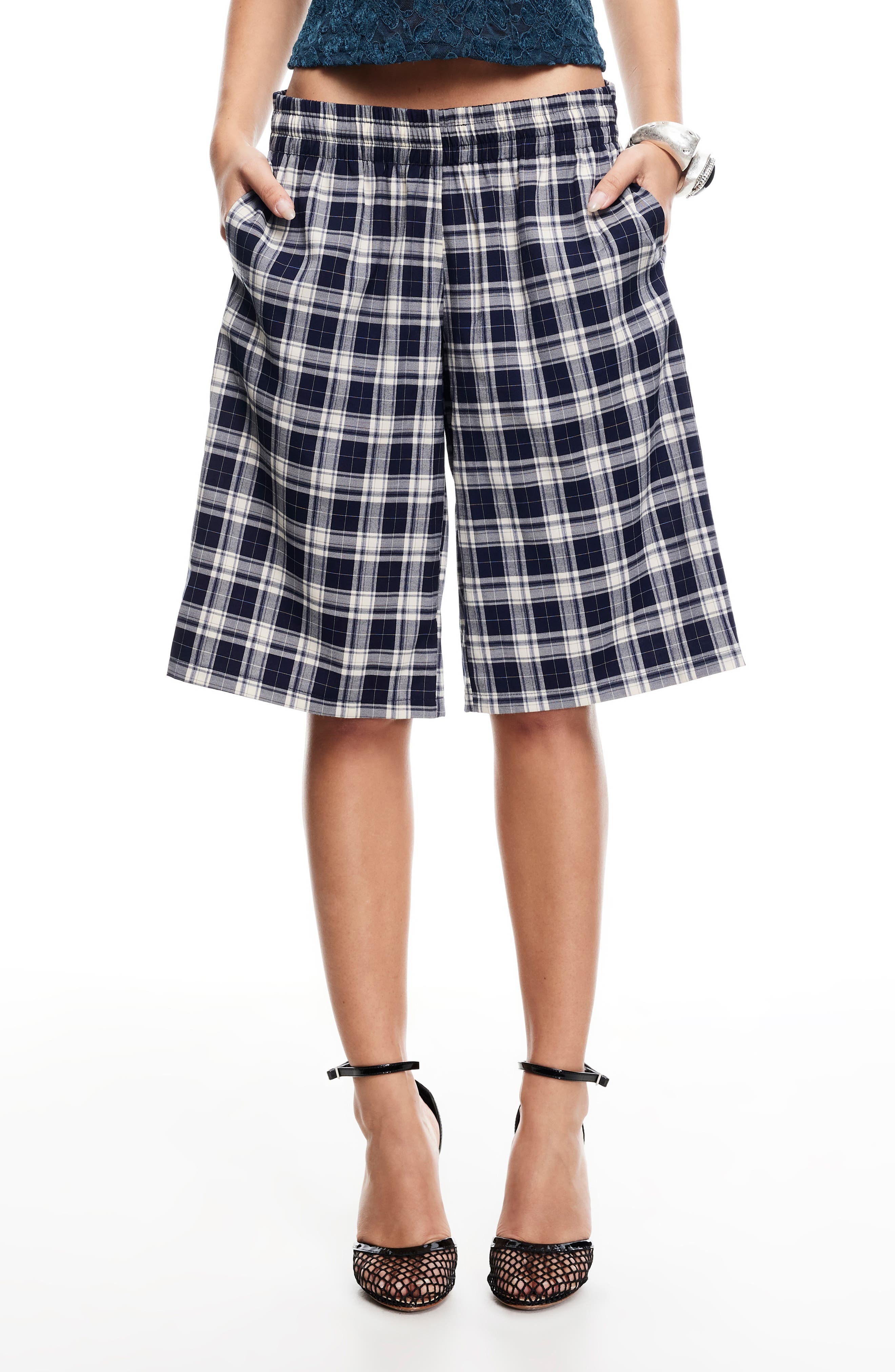 Sevigney Plaid Long Shorts