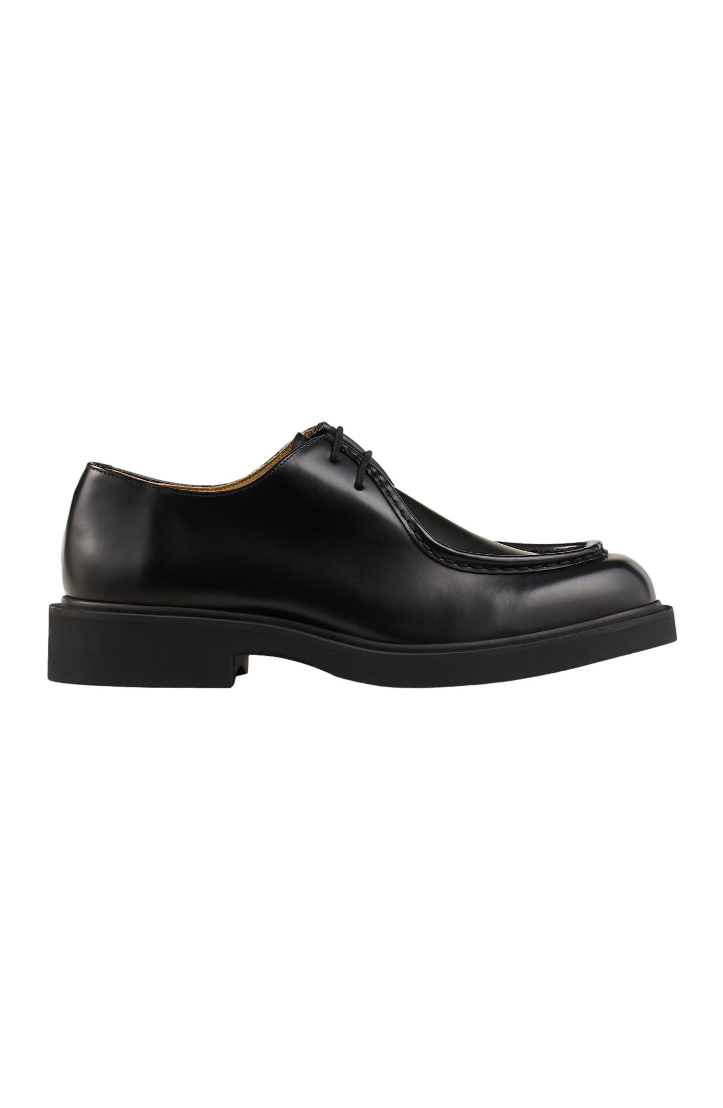 Patent leather derbies