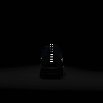 Lunar Roam Sneaker