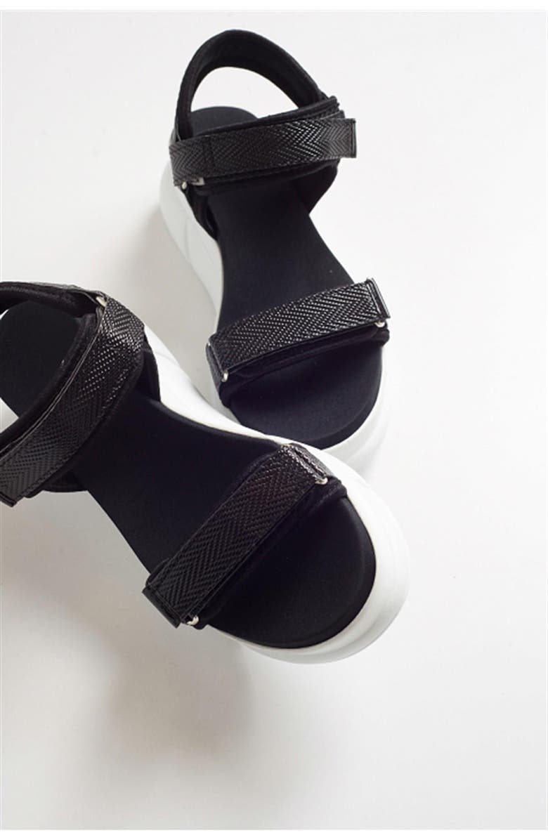 Prologue Shoes Yrmengardis Strappy Sandal, Alternate, color, Black