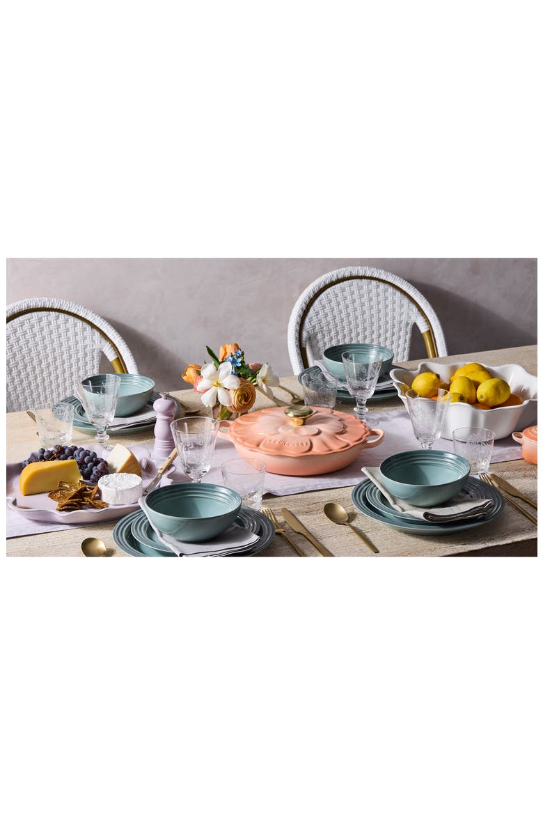 Petal Signature Braiser, Alternate, color, PECHE