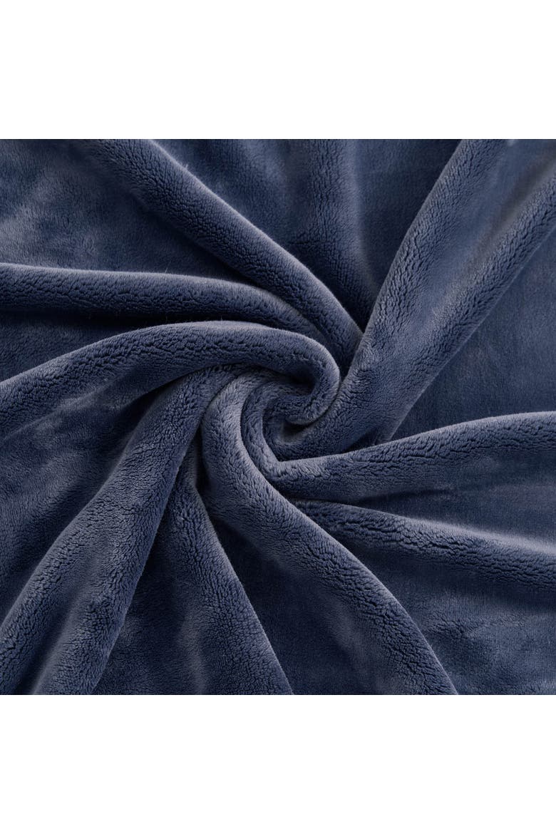 Coco Flannel Throw Blanket, Alternate, color, Mood Blue Indigo