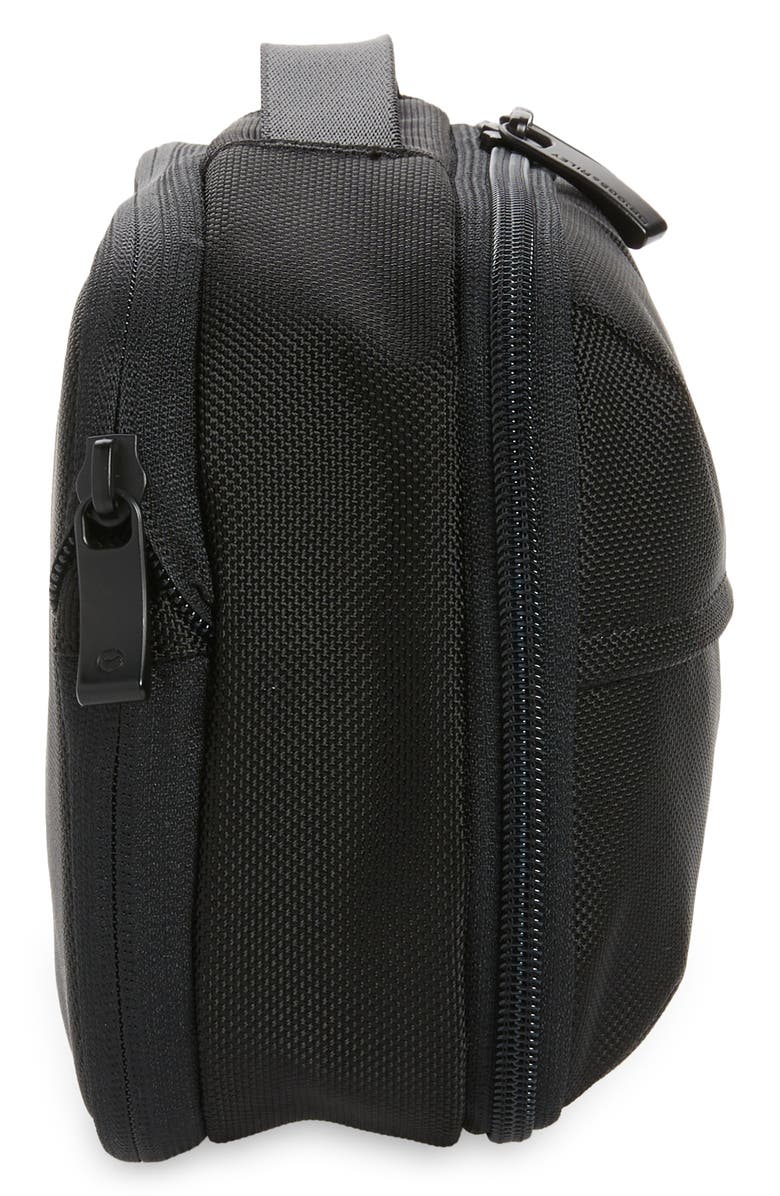 Briggs & Riley Baseline Expandable Travel Bag, Alternate, color, Black