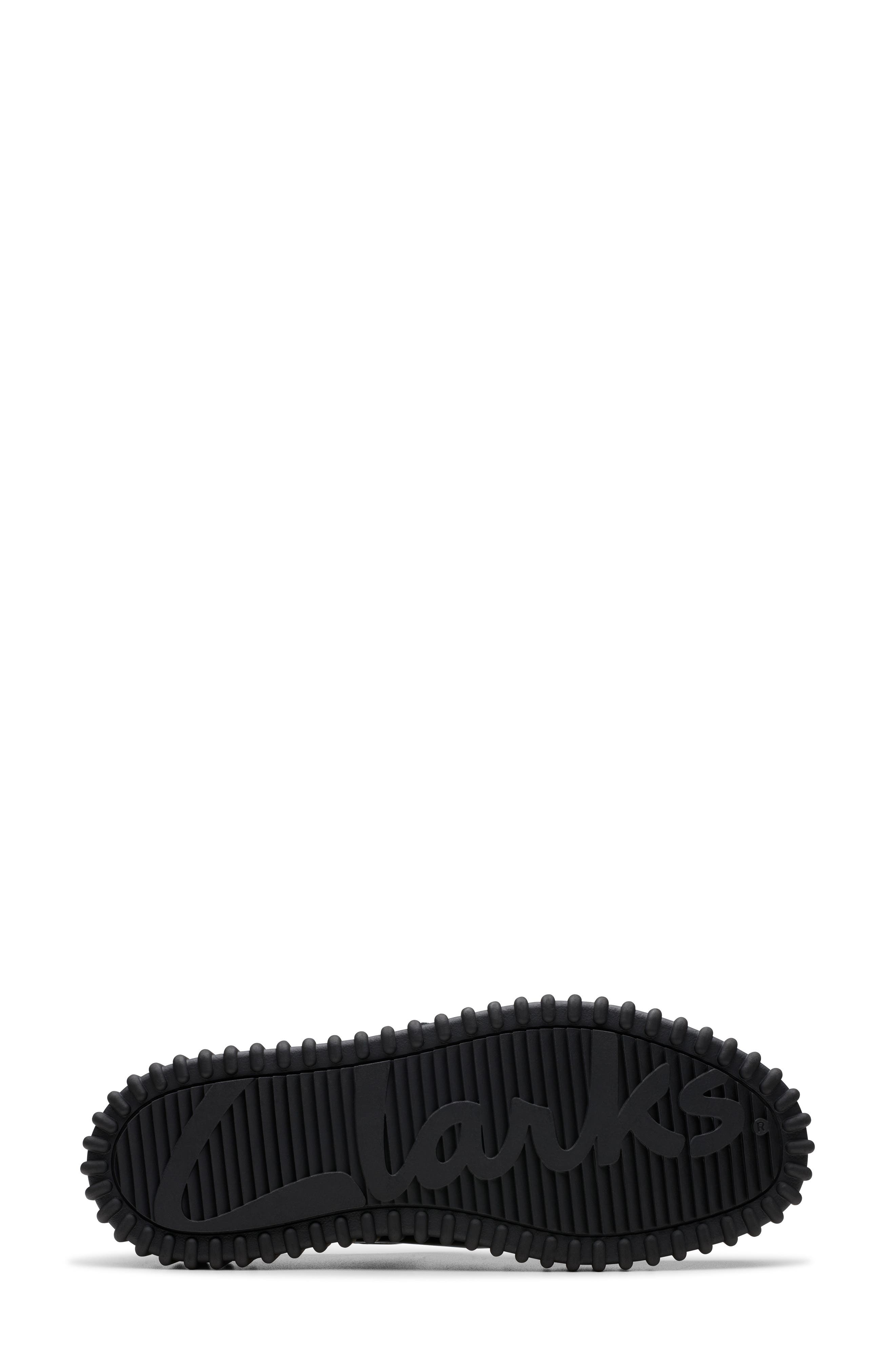 Torhill Bee Chukka Sneaker, Alternate, color, BLACK PAT