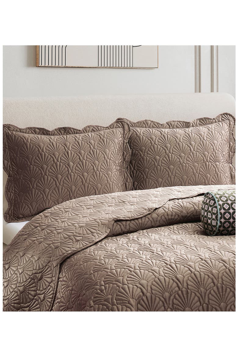 Deco Shells Quilt & Shams Set, Alternate, color, TAN OAK