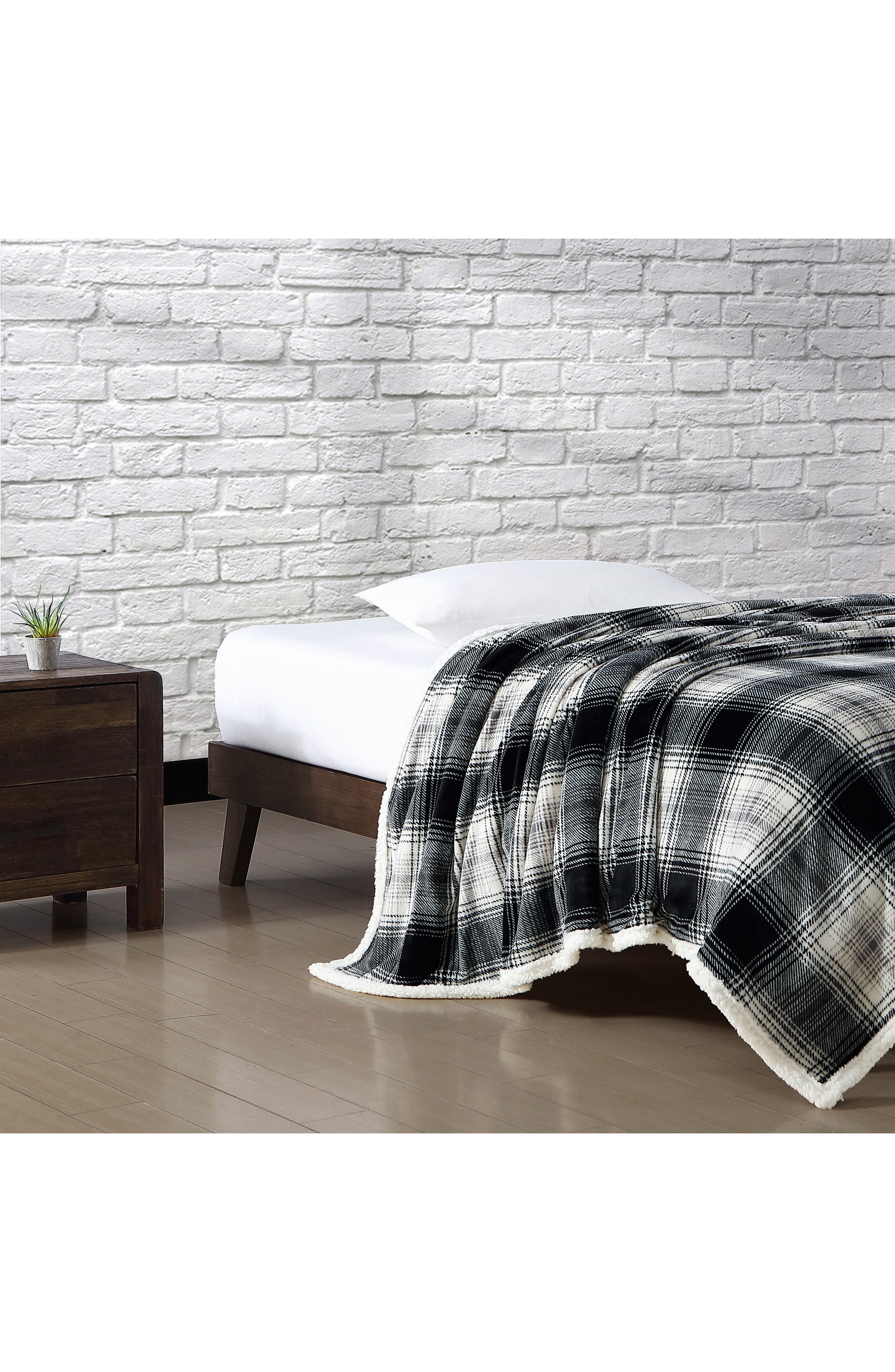 Vail Plaid Faux Shearling Throw Blanket