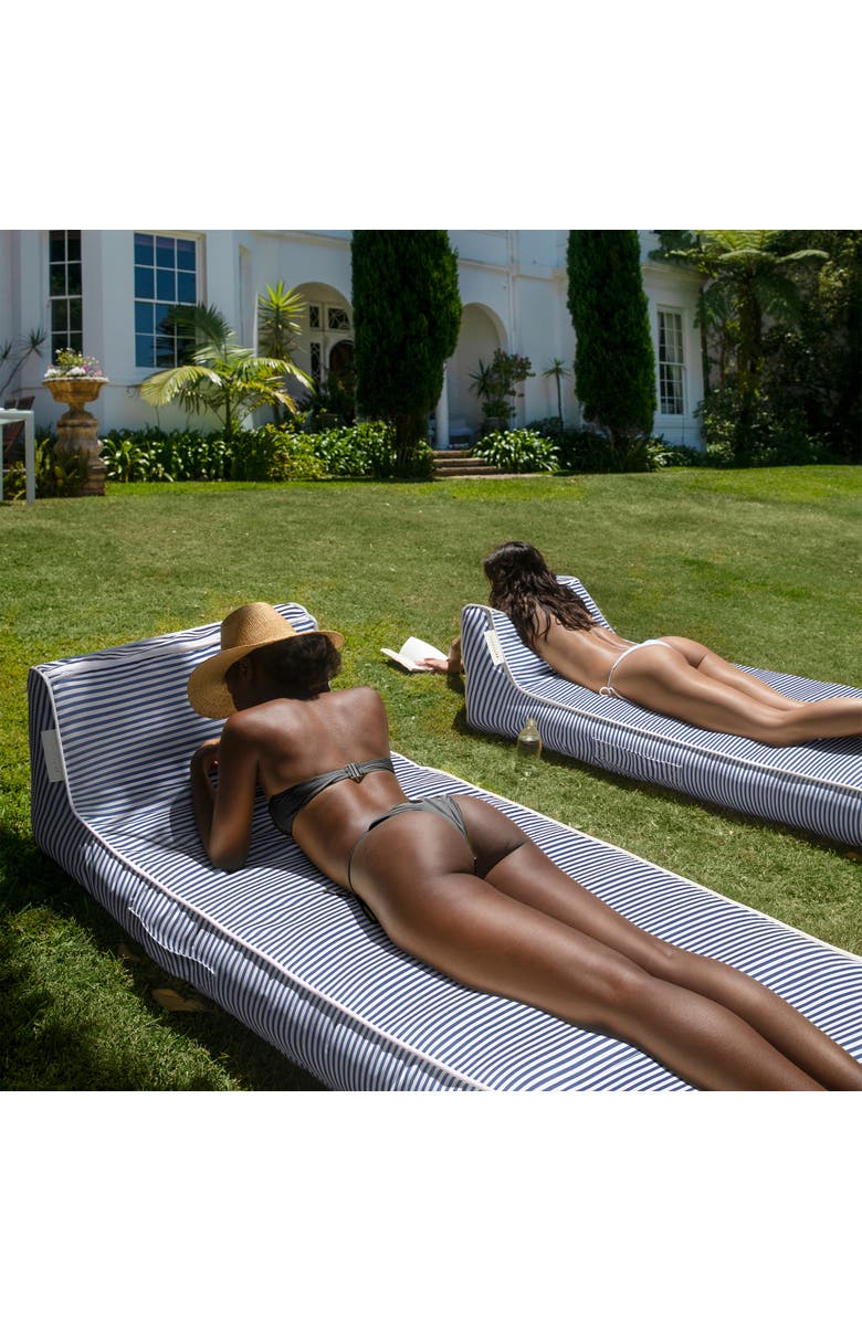 Sunnylife Luxe Lieon Lounger Le Weekend Navy Inflatable Pool Float, Alternate, color, 