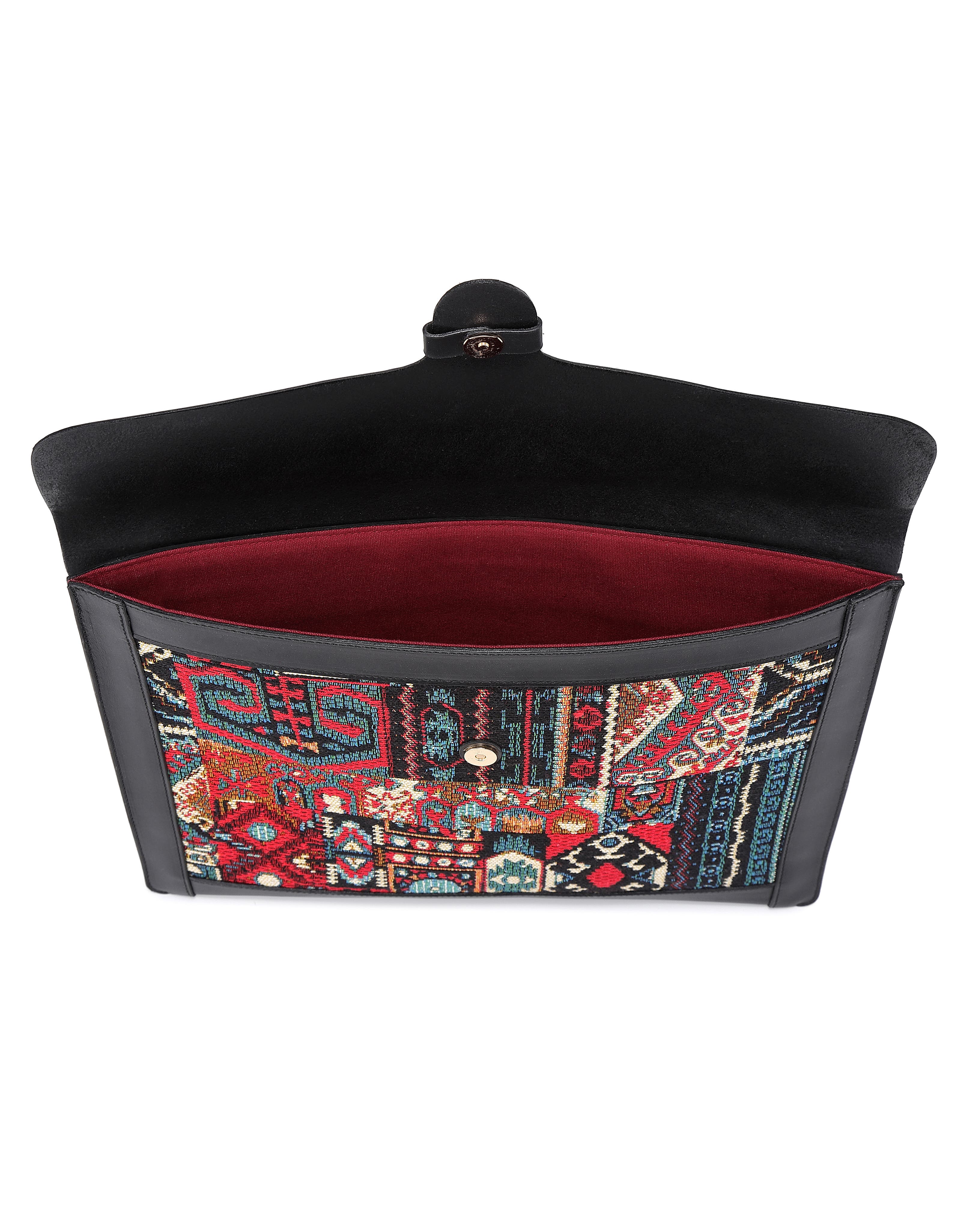 OLD TREND Myrtle Genuine Leather Laptop Sleeve, Alternate, color, Black