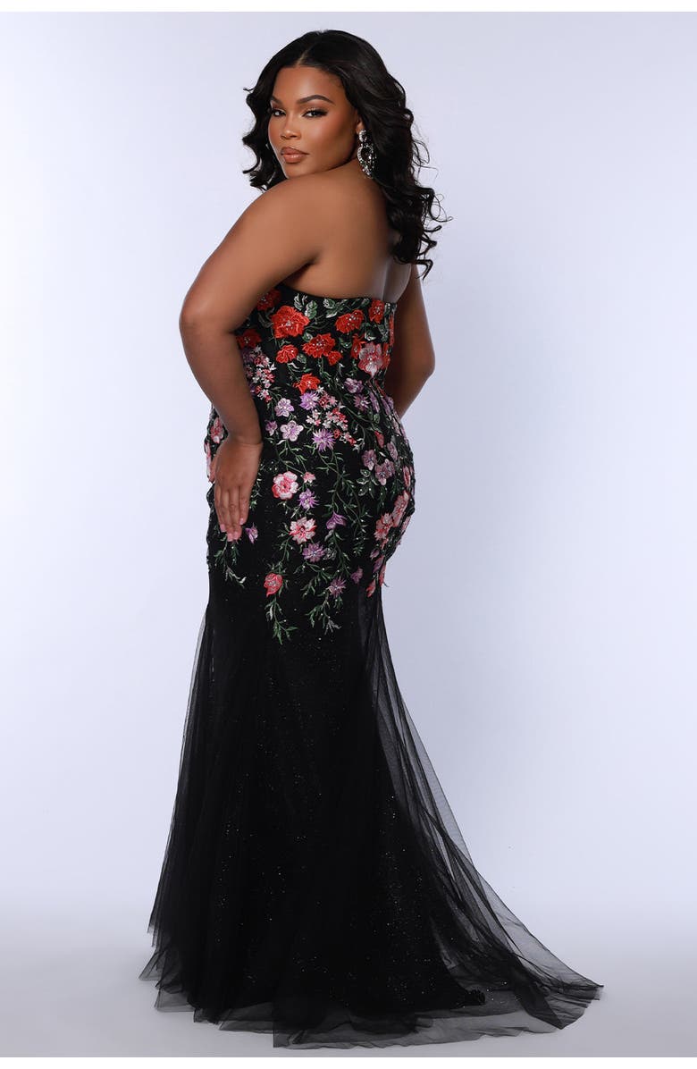Sydney's Closet Sweetheart Neckline Fitted Floral Plus Size Gown, Alternate, color,