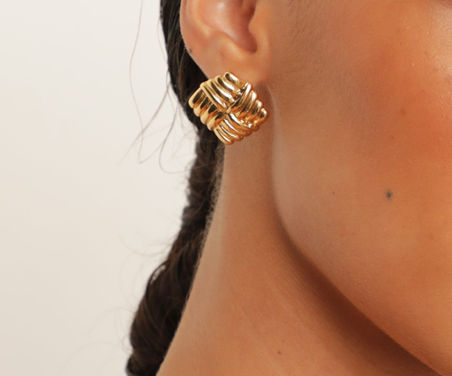Heaven Mayhem Wind Earrings In Gold