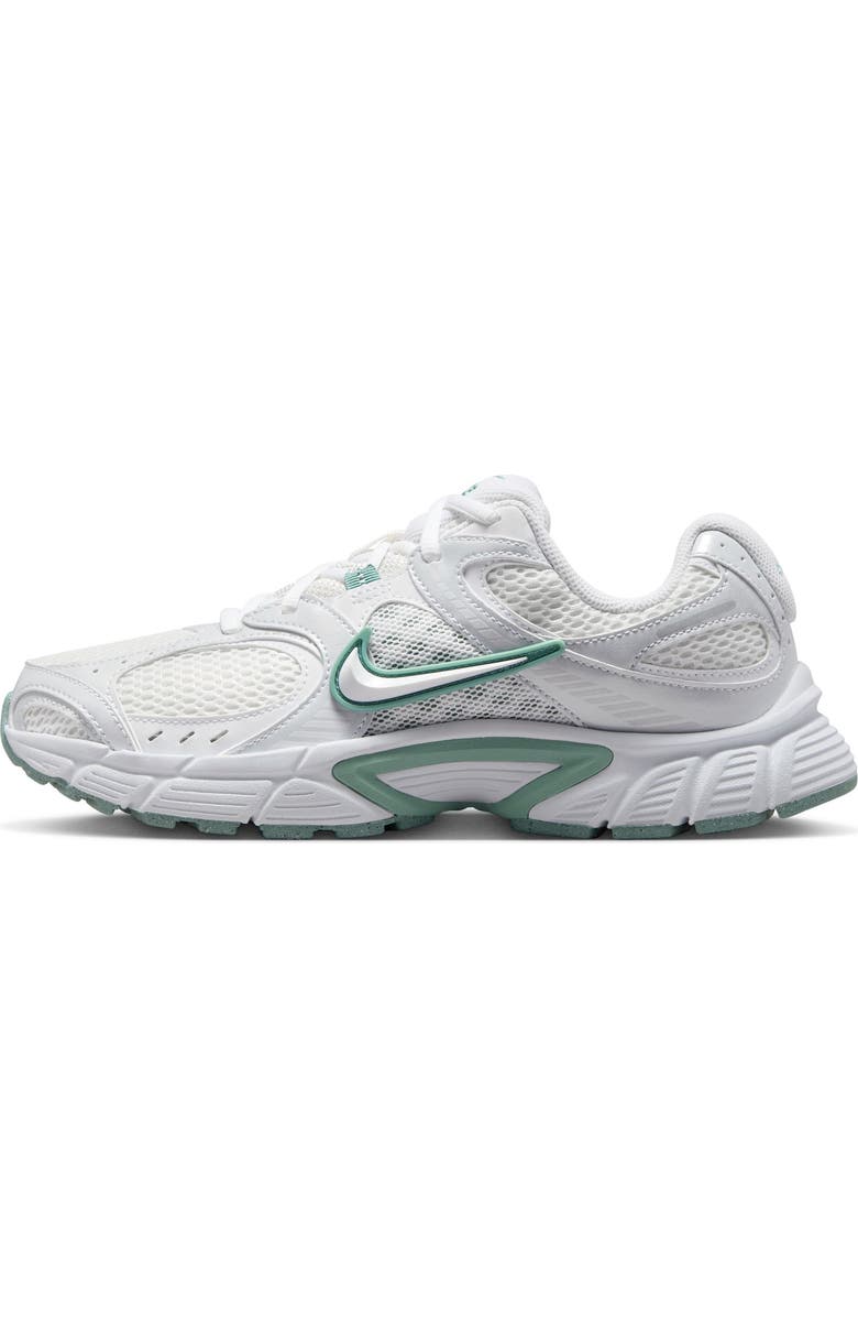 Nike V5 RNR Sneaker, Alternate, color, 106 Smtwht/White