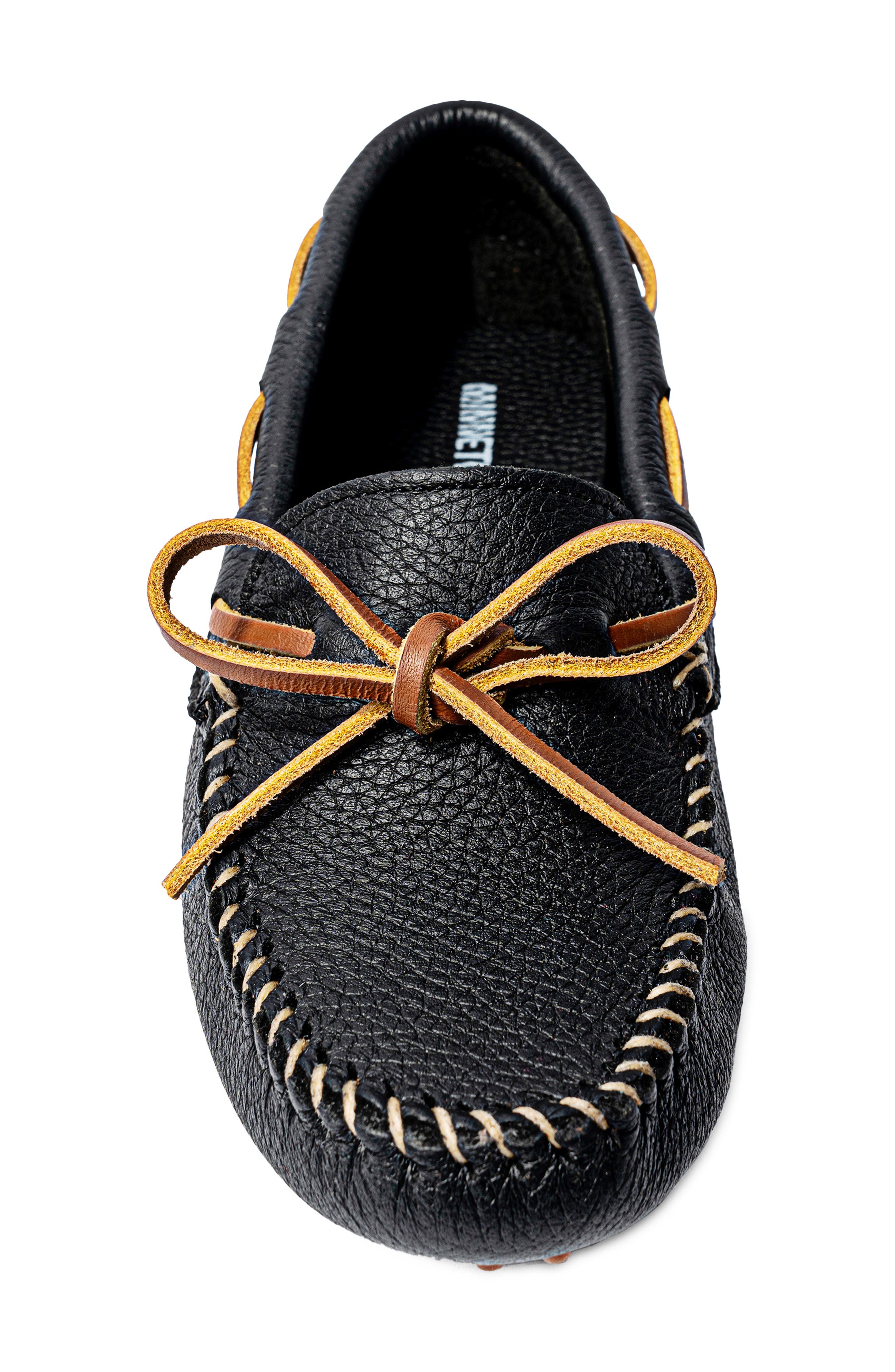 Minnetonka Classic Driving Shoe, Alternate, color, Black