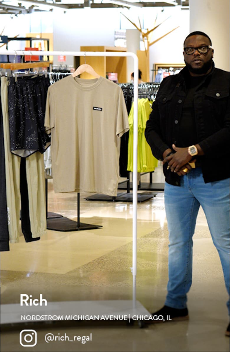 Icon Performance T-Shirt, sales video thumbnail