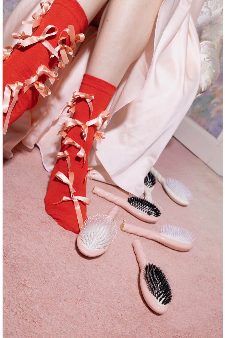 N.01 The Small Shine & Care Hairbrush, Alternate, color, POWDER PINK