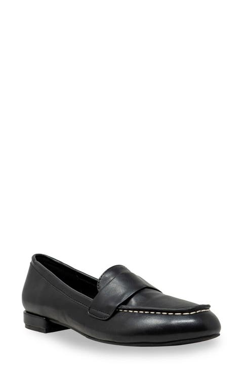 Loafer Flat (Women)