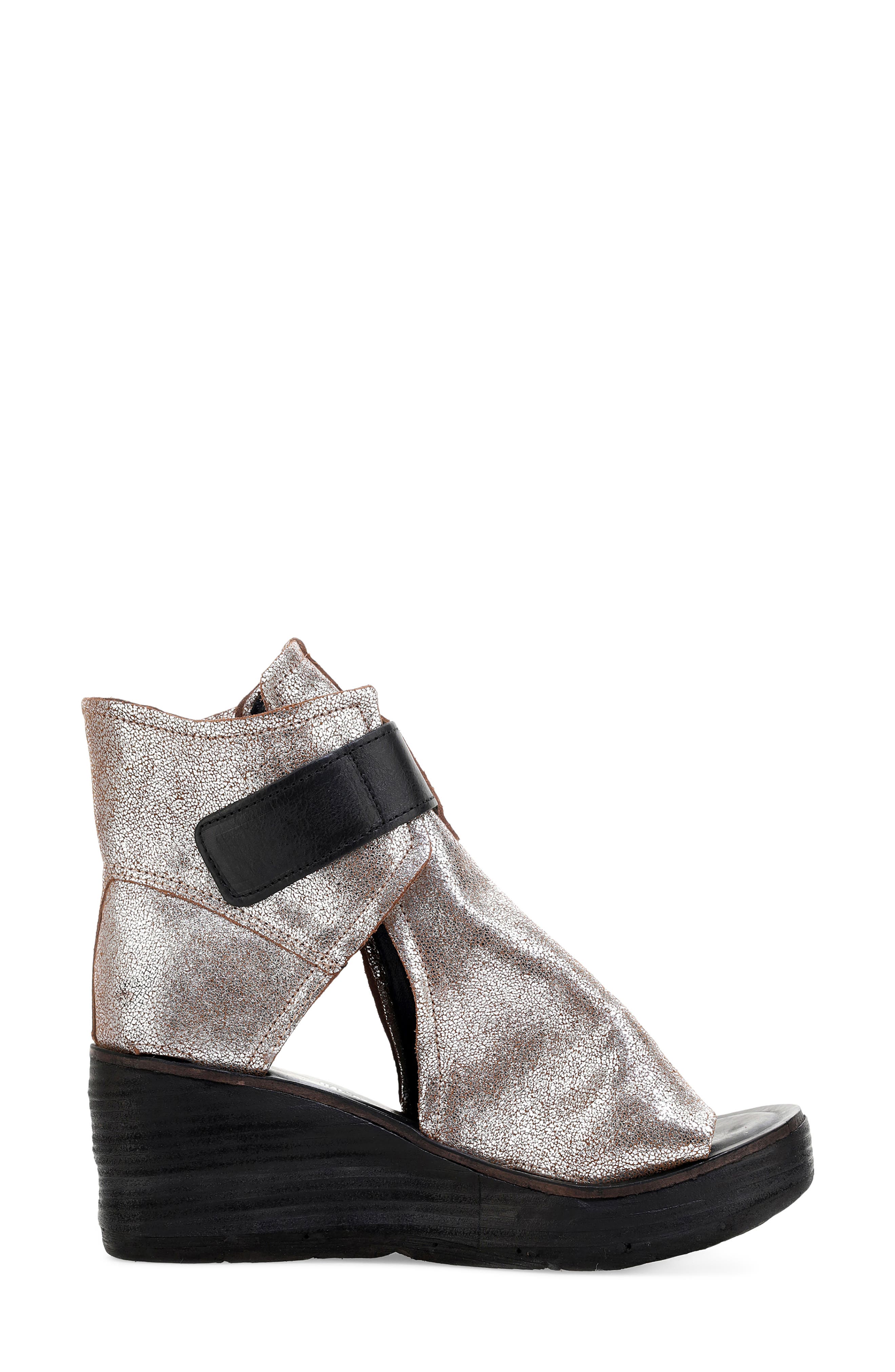 Naya Wedge Sandal - image 4