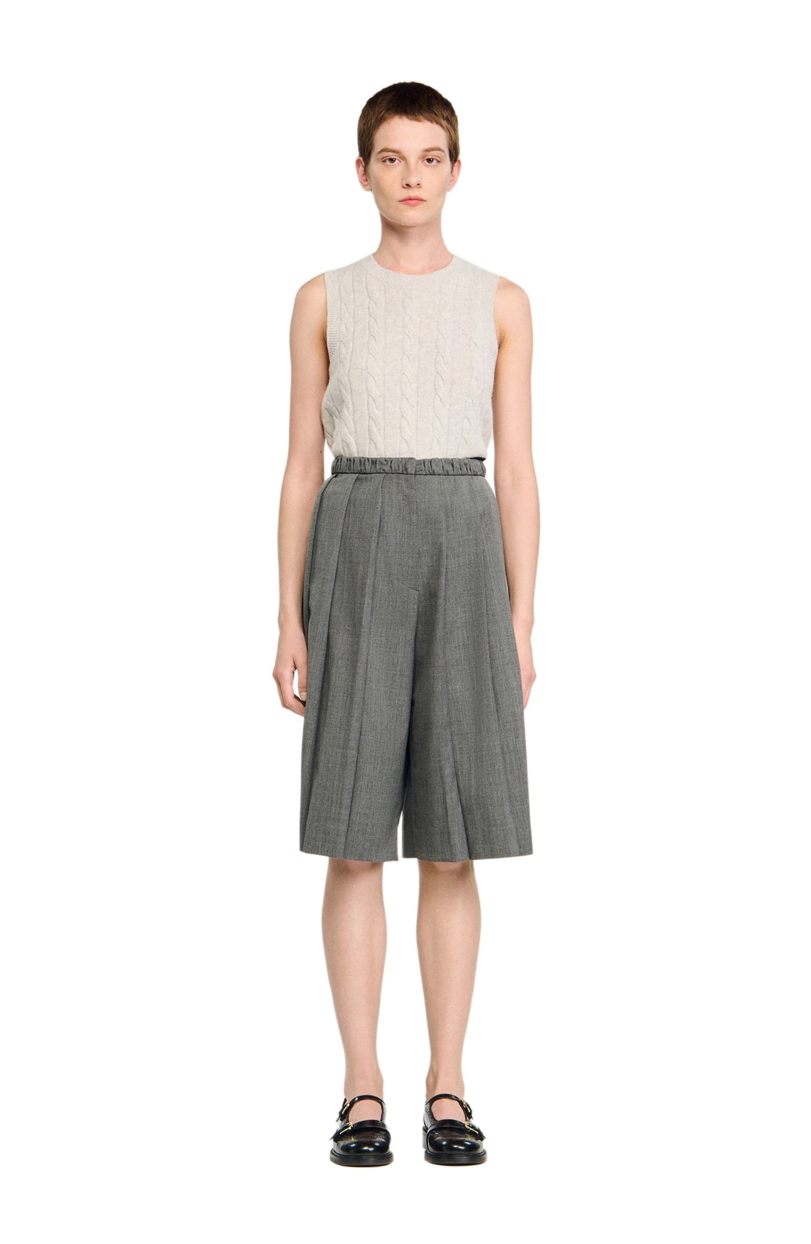 Pleated long shorts