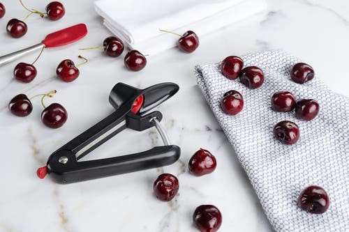Cuisipro Cherry And Olive Pitter In Black