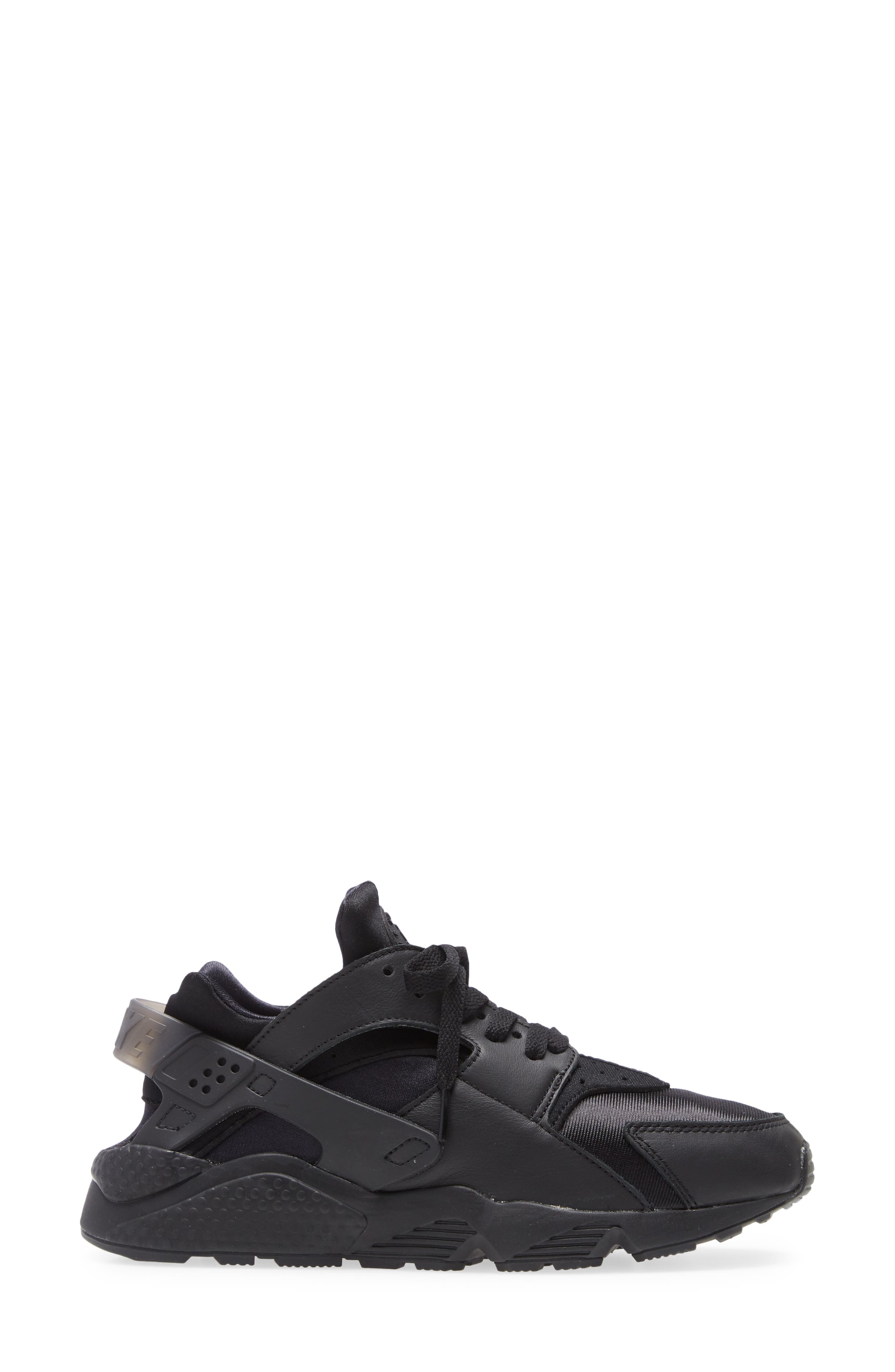 Nike Air Huarache Sneaker, Alternate, color, 