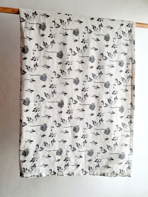 Cg Hunter Floral Tablecloth In Gray