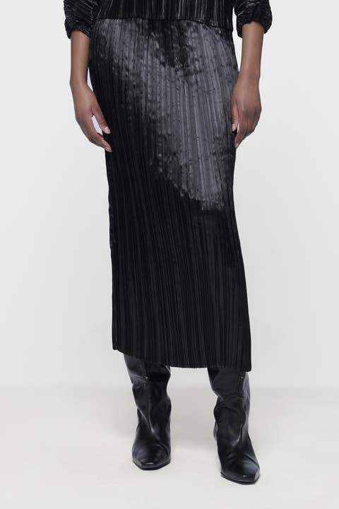 Fitted Plisse Skirt