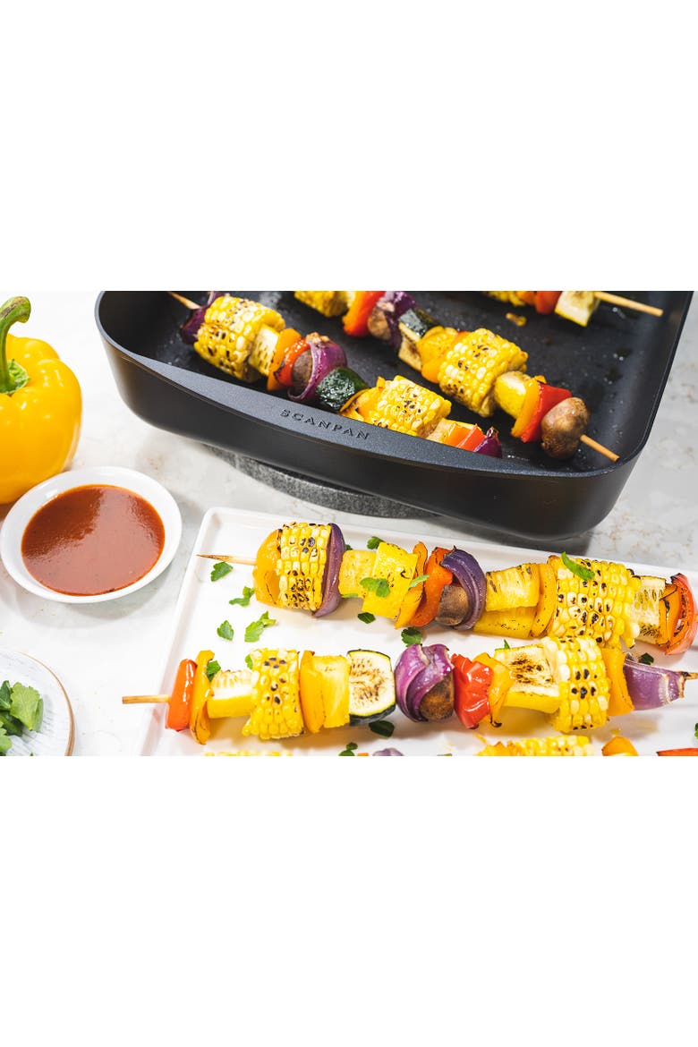 Classic 15.25" x 10.5" Roasting Pan, 5.25 Qt., Alternate, color, Black