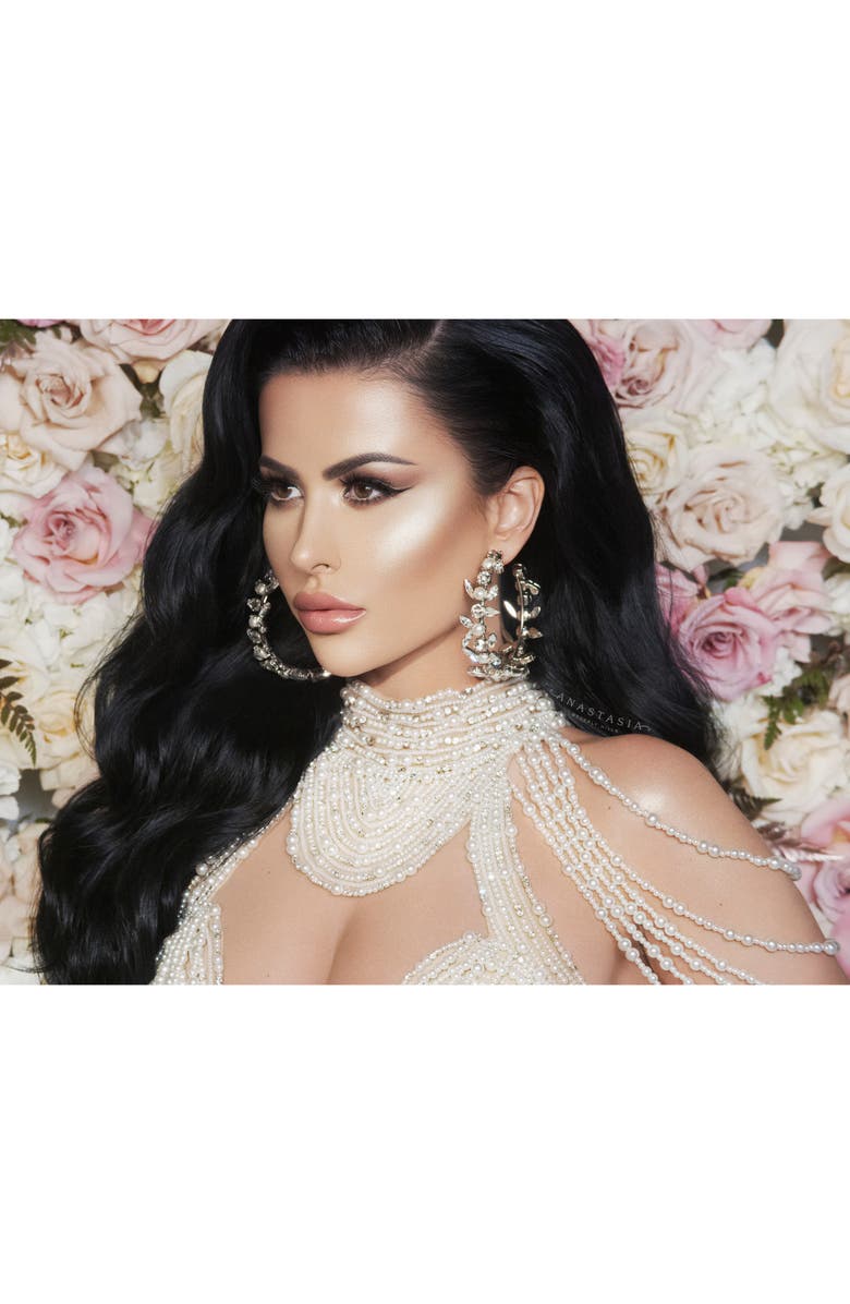 Anastasia Beverly Hills Amrezy Illuminating Powder, Alternate, color, 