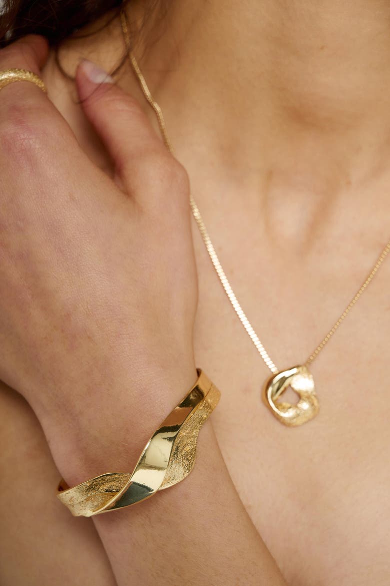 Wave Bangle, Alternate, color, Gold