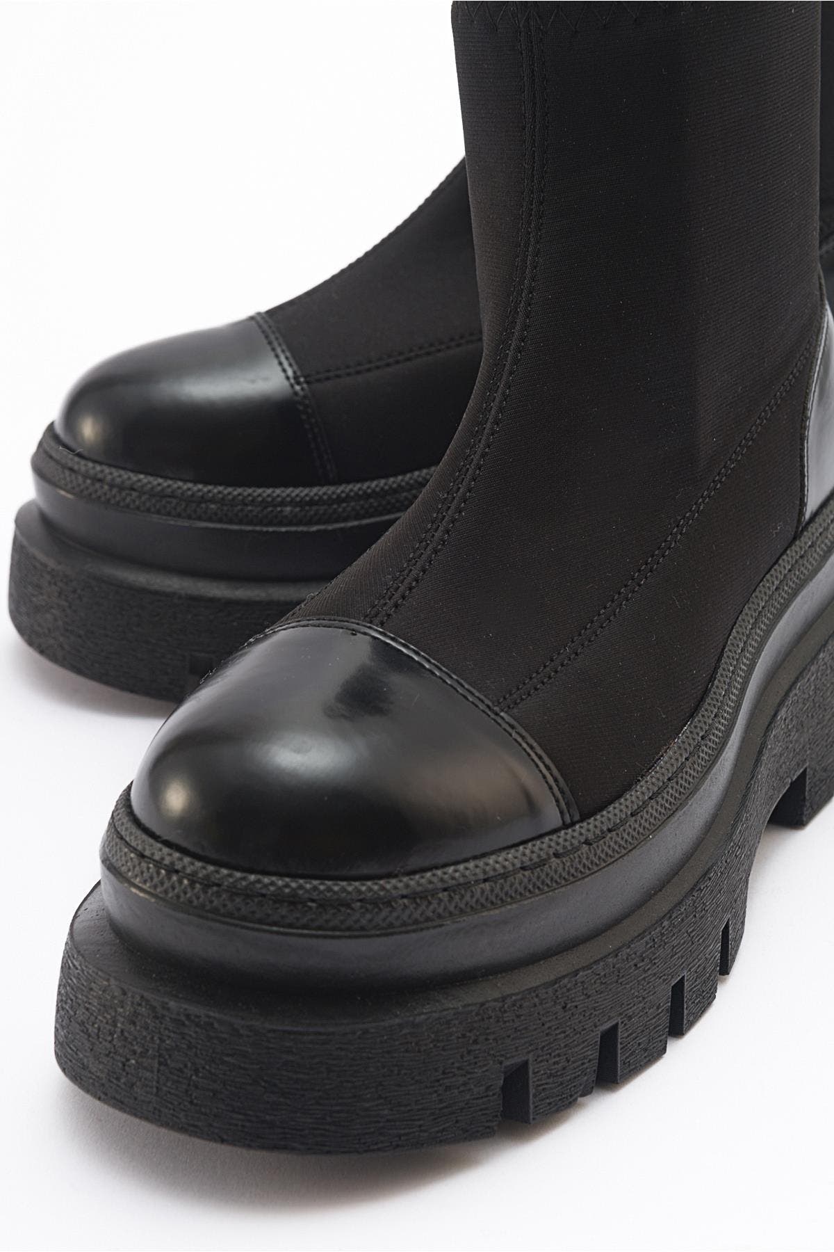 Aves Chunky Scuba Boot, Alternate, color, Black Scuba Leather